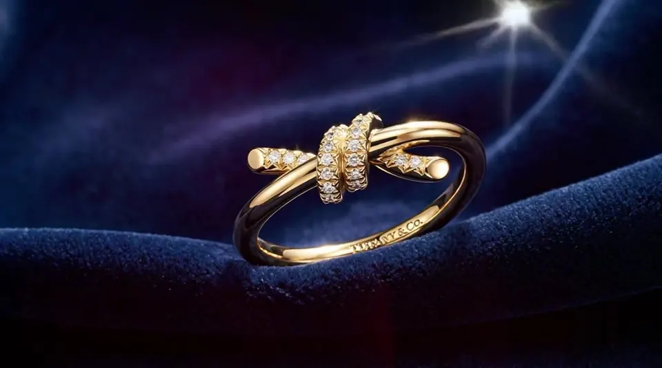Luxury jewelry ad